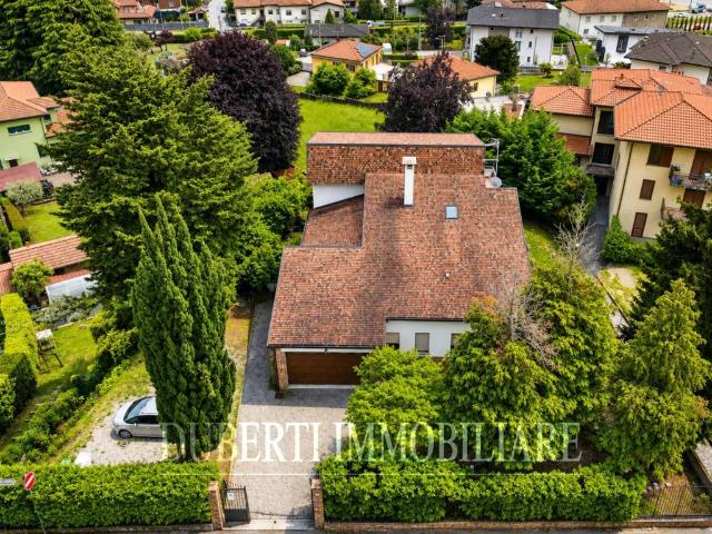 Villa Indipendente in vendita a Comunità Montana del Piambello, Induno Olona