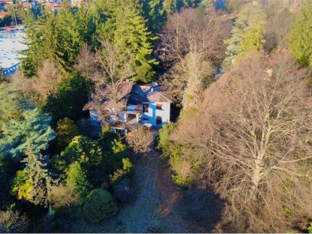 Villa Indipendente in vendita a Comunità Montana del Piambello, Induno Olona