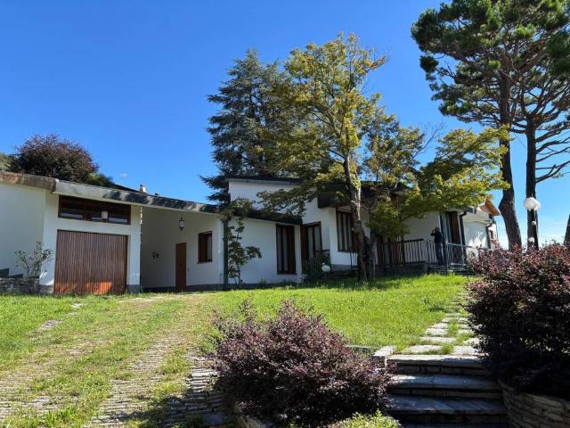 Villa Indipendente in vendita a Comunità Montana del Piambello, Induno Olona