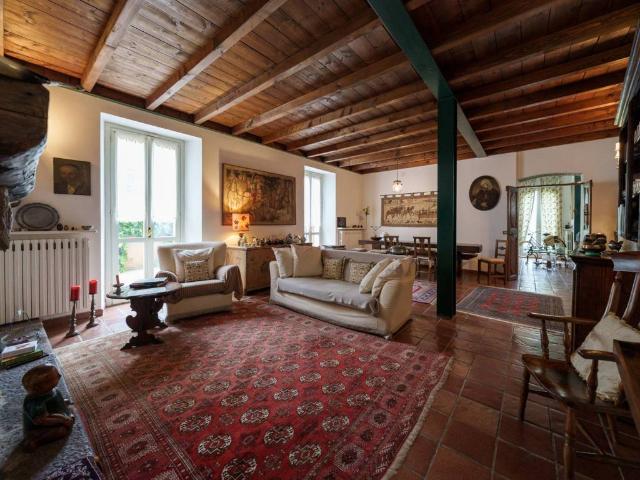 Villa Indipendente in vendita a Introbio, Lombardia