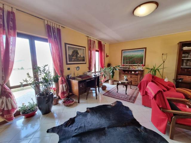 Villa Indipendente in vendita a Introdacqua, Abruzzo
