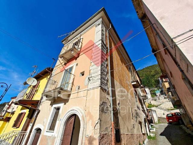 Villa Indipendente in vendita a Introdacqua, Abruzzo