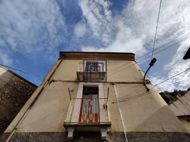 Villa Indipendente in vendita a Introdacqua, Abruzzo