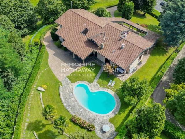 Villa Indipendente in vendita a Villa Romanò, Inverigo