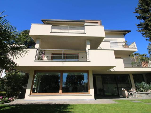 Villa Indipendente in vendita a Inverigo, Lombardia