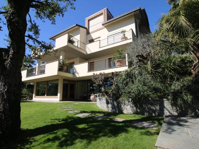 Villa Indipendente in vendita a Inverigo, Lombardia