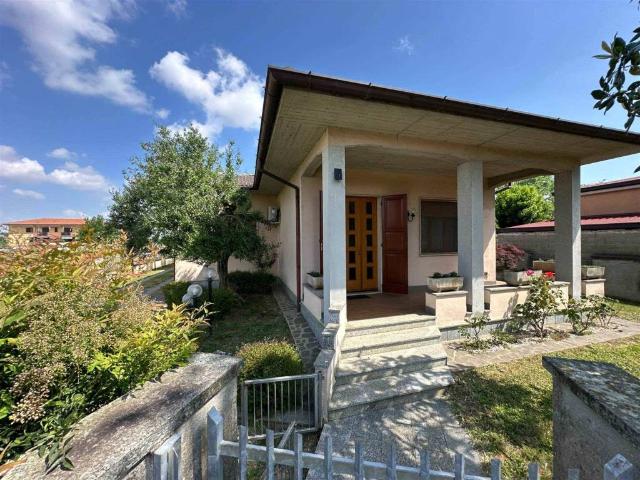 Villa Indipendente in vendita a Inverno E Monteleone, Lombardia