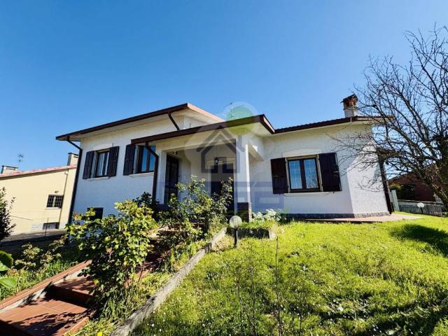 Villa Indipendente in vendita a Inverno E Monteleone, Lombardia
