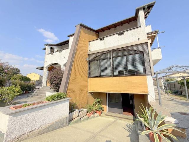 Villa Indipendente in vendita a Furato, Inveruno