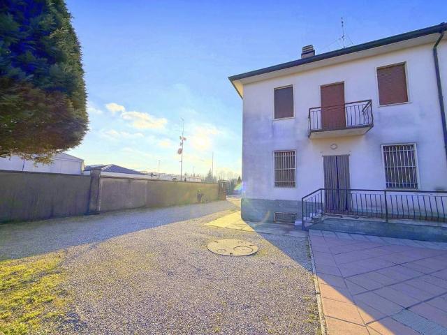 Villa Indipendente in vendita a Inveruno, Lombardia