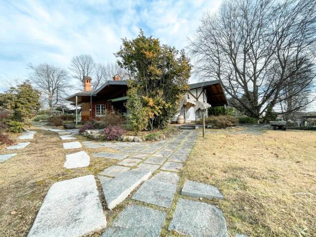 Villa Indipendente in vendita a Invorio Superiore, Piemonte