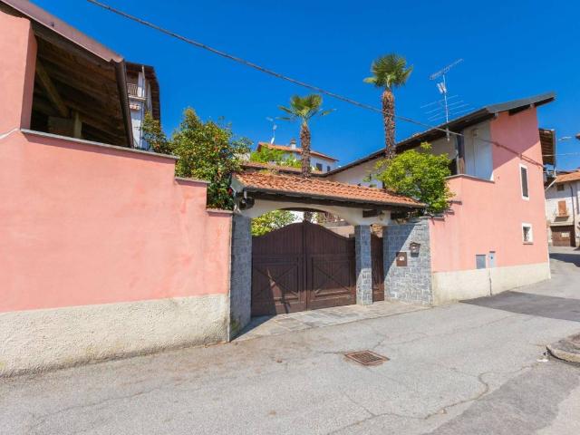 Villa Indipendente in vendita a Invorio Superiore, Piemonte