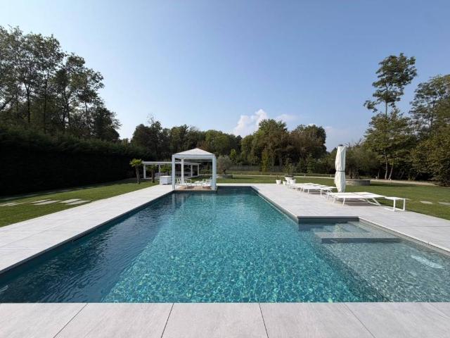 Villa Indipendente in vendita a Invorio Superiore, Invorio