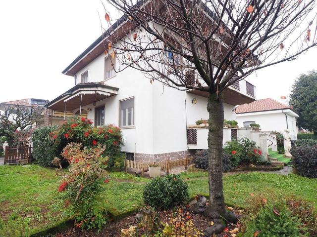 Villa Indipendente in vendita a Inzago, Lombardia