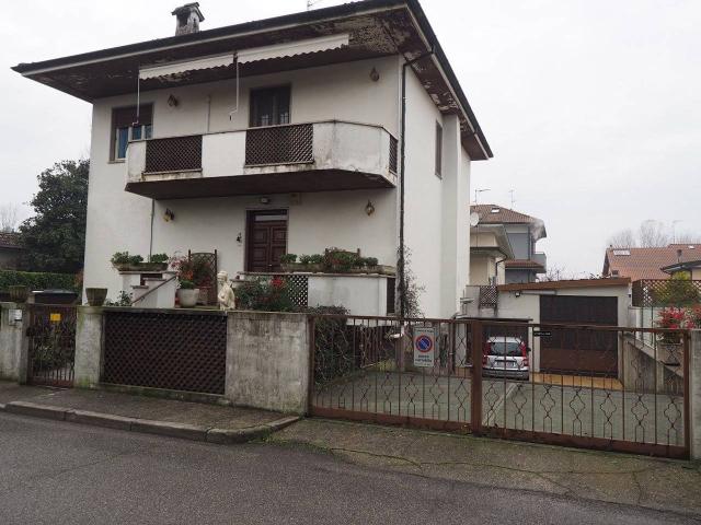 Villa Indipendente in vendita a Inzago, Lombardia