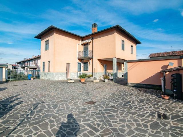 Villa Indipendente in vendita a Inzago, Lombardia