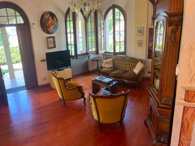 Villa Indipendente in vendita a Inzago, Lombardia