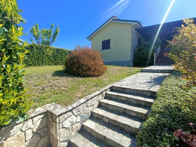Villa Indipendente in vendita a Isernia, Molise