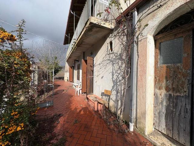 Villa Indipendente in vendita a Isernia, Molise