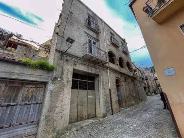 Villa Indipendente in vendita a Isnello, Sicilia