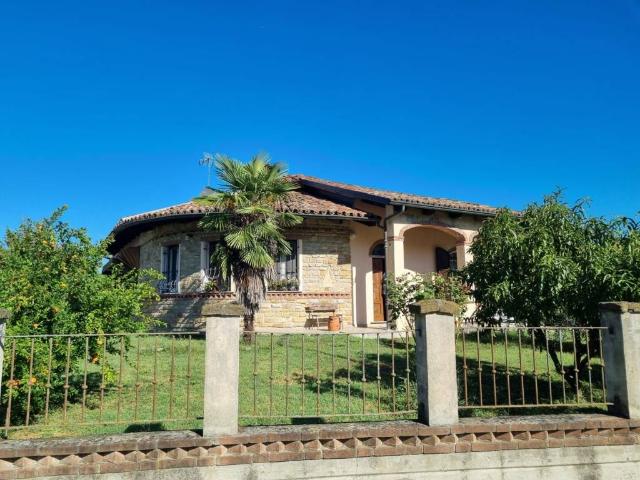 Villa Indipendente in vendita a Piemonte, Asti