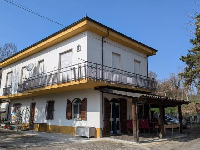 Villa Indipendente in vendita a Piemonte, Asti