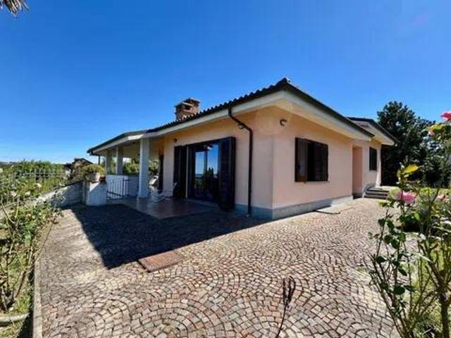 Villa Indipendente in vendita a Piemonte, Asti