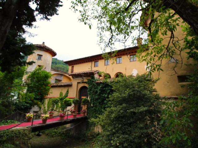 Villa Indipendente in vendita a Isola Del Cantone, Liguria