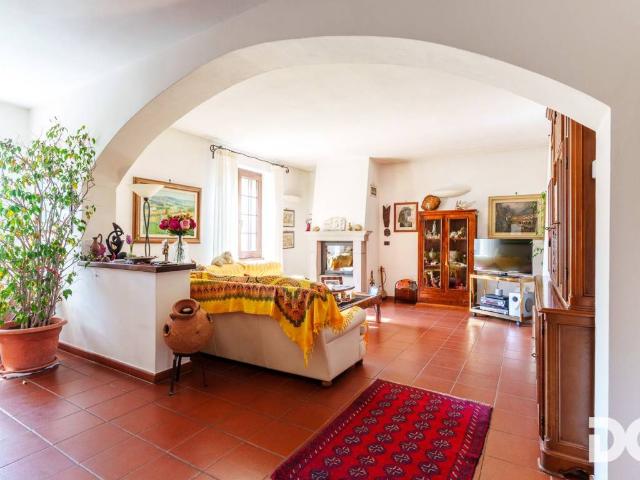 Villa Indipendente in vendita a Isola Del Cantone, Liguria