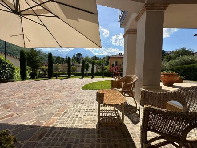 Villa Indipendente in vendita a Isola Del Gran Sasso, Abruzzo