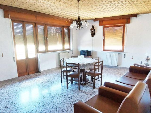 Villa Indipendente in vendita a Isola Del Gran Sasso, Abruzzo