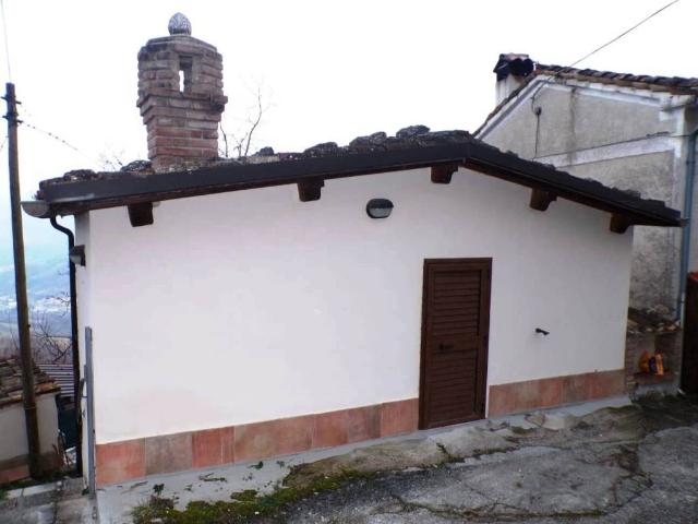 Villa Indipendente in vendita a Isola Del Gran Sasso, Abruzzo