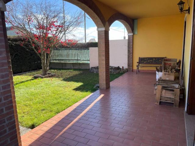 Villa Indipendente in vendita a Isola Della Scala, Veneto
