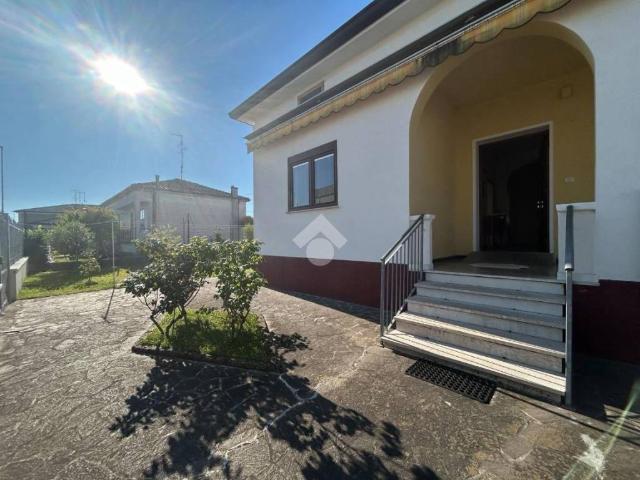 Villa Indipendente in vendita a Isola Della Scala, Veneto