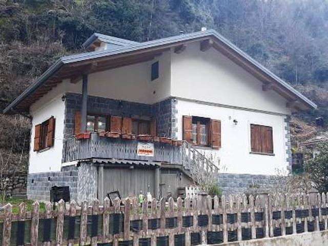 Villa Indipendente in vendita a Comunità Montana della Valle Brembana, Moio De' Calvi