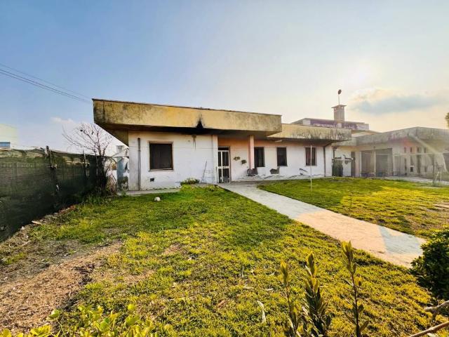 Villa Indipendente in vendita a Isola Rizza, Veneto