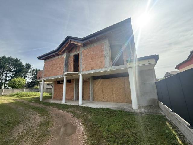 Villa Indipendente in vendita a Isola Rizza, Veneto