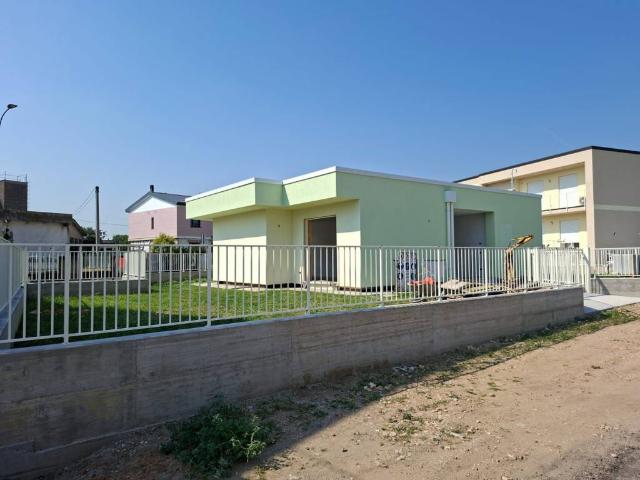 Villa Indipendente in vendita a Isola Rizza, Veneto