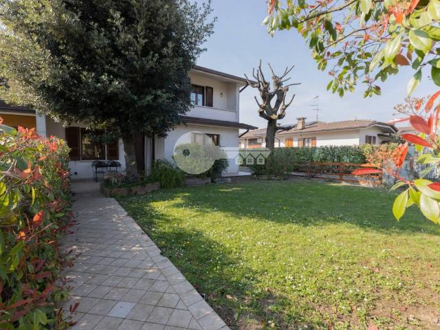 Villa Indipendente in vendita a Isorella, Lombardia