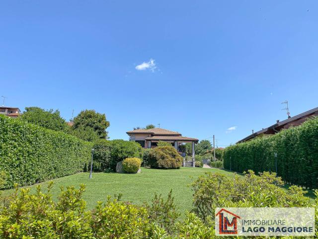Villa Indipendente in vendita a Ispra, Lombardia