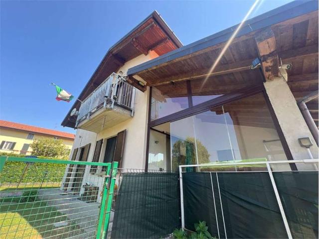 Villa Indipendente in vendita a Ispra, Lombardia