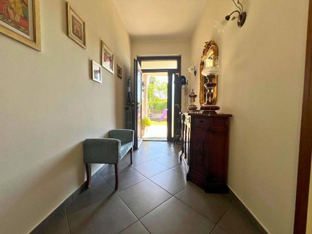 Villa Indipendente in vendita a Ispra, Lombardia