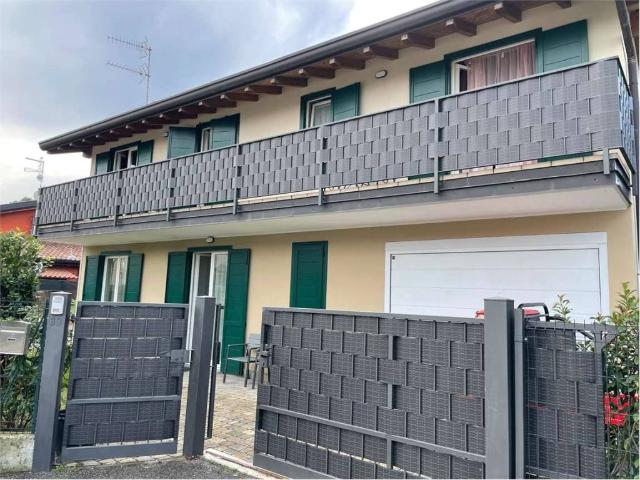 Villa Indipendente in vendita a Barza, Ispra