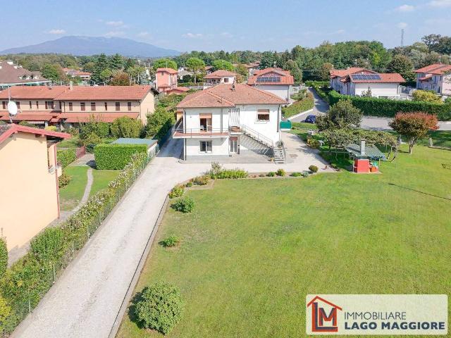 Villa Indipendente in vendita a Baraggiola, Ispra