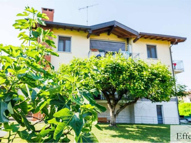 Villa Indipendente in vendita a Ispra, Lombardia