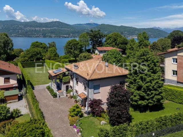 Villa Indipendente in vendita a Ispra, Lombardia