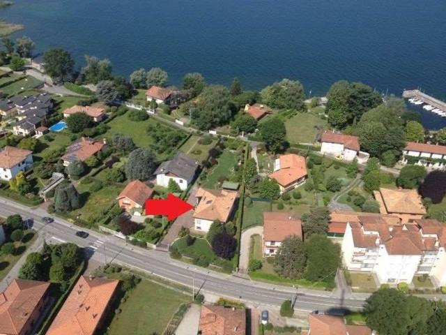 Villa Indipendente in vendita a Ispra, Lombardia