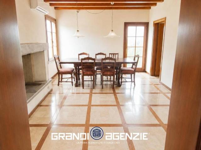 Villa Indipendente in vendita a Istrana, Veneto