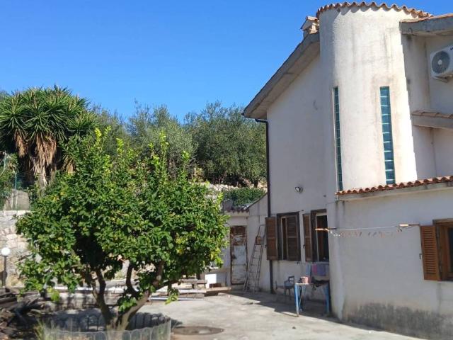 Villa Indipendente in vendita a Itri, Lazio
