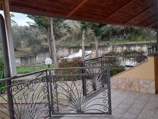 Villa Indipendente in vendita a Itri, Lazio